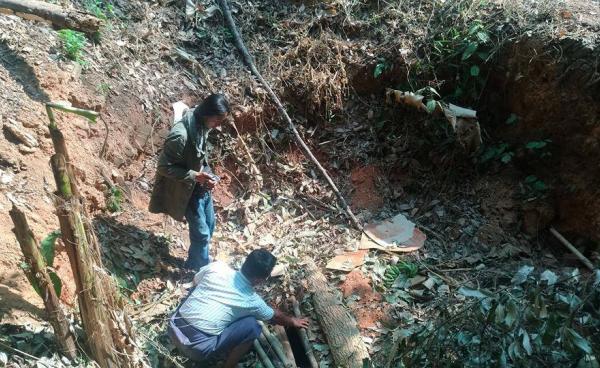 မိန်ဗလာတောင်ကို သတင်းထောက်တစ်ဦး သွားရောက်လေ့လာစဉ်(photo/Facebook)