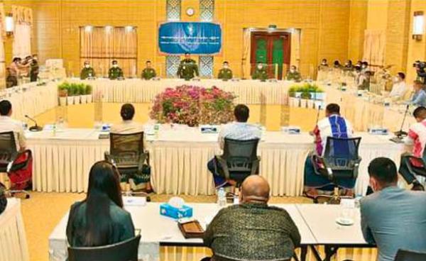 စစ်ကောင်စီရဲ့ အမျိုးသားစည်းလုံးညီညွတ်ရေးနှင့် ငြိမ်းချမ်းရေးဖော်ဆောင်မှု ညှိနှိုင်းရေးကော်မတီနှင့် တိုင်းရင်းသားလက်နက်ကိုင်အဖွဲ့အစည်းတွေ ၂၀၂၂ ဖေဖော်ဝါရီ ၁၃ ရက်က နေပြည်တော်မှာ တွေ့ဆုံစဥ်