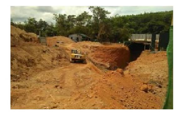 မိန်ဗလာတောင် ဂျပန်ခေတ်စစ်ကျန်ပစ္စည်း ကနဦးစူးစမ်းလေ့လာနေပုံ(photo/Facebook)