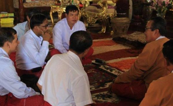 The Mon State Chief Minister and the New Mon State Party (NMSP) leaders seen during their informal meeting (Photo – MNA)