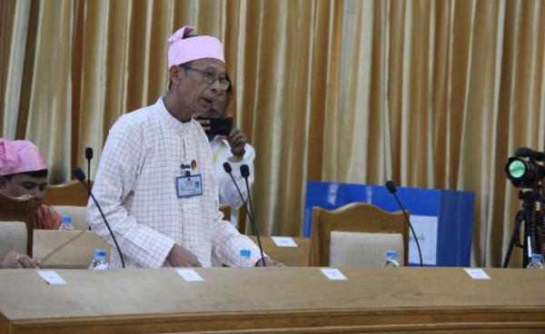 သယံဇာတနှင့်သဘာဝပတ်ဝန်းကျင်ထိန်းသိမ်းရေးဝန်ကြီး ဒေါက်တာမင်းကြည်ဝင်း(Photo; MNA)