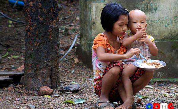 Two displaced children in Mrauk-U in 2019.