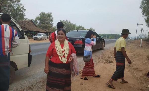 ဓာတ်ပုံ - နော်အုန်းလှ