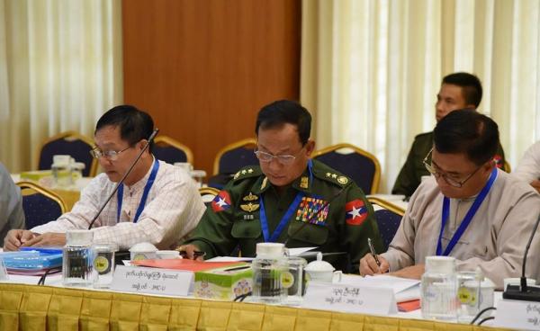 MNLA စစ်ဦးစီးချုပ် ဗိုလ်ချုပ်လယီကောင်း(ဘယ်အစွန်) JMC-U (၁၈) ကြိမ်မြောက်အစည်းအဝေးတက်ရောက်စဉ်(Facebook)