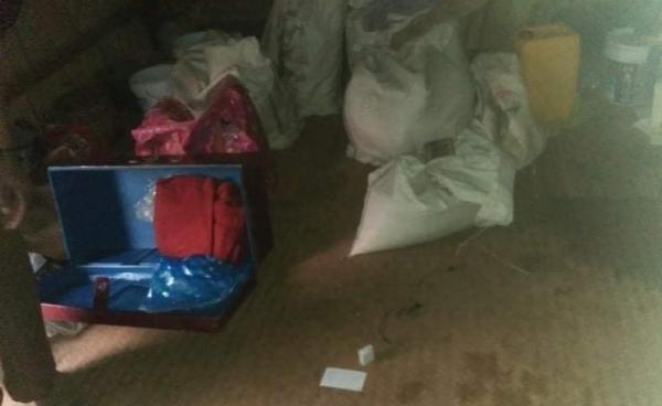 ဓာတ်ပုံများ ~ ဒေသခံတစ်ဦး