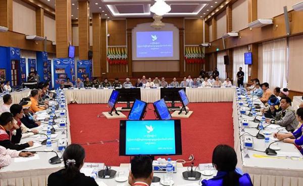 ဒေါ်အောင်ဆန်းစုကြည် ဥက္ကဋ္ဌအဖြစ် တာဝန်ယူထားသော UPDJC အစည်းအဝေးကို မတ်လ ၁၂ ရက် ကျင်းပနေစဉ် (ပုံ- အတိုင်ပင်ခံရုံး(fb)