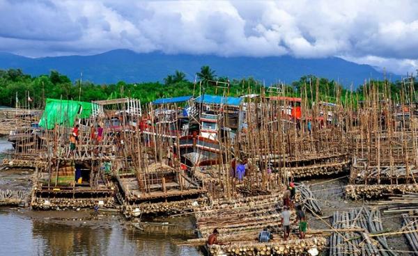 ရွှေ့ပြောင်းအလုပ်သမားများ၏ ရေးမြို့နယ်ရှိရေလုပ်ငန်းတစ်နေရာ(photo: MNA)