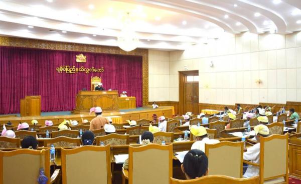 ဇွန်လ ၄ ရက်နေ့ကကျင်းပသည့် ပြည်နယ်လွှတ်တော်အရေးပေါ်အစည်းအဝေးမြင်ကွင်း