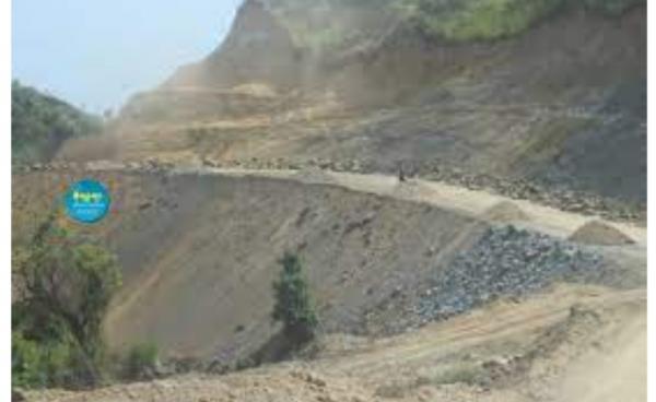 စေတီပြင်- ကျောက်ပန်းတူ တောင်ကျော်ကားလမ်းကို ဖောက်လုပ်စဉ်က တွေ့ရစဉ်