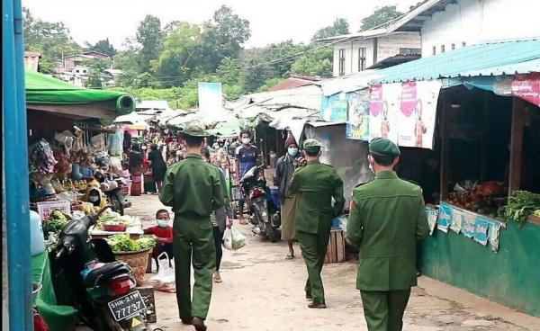 Photo: ၂၁၂ တပ် ဈေးပုံ