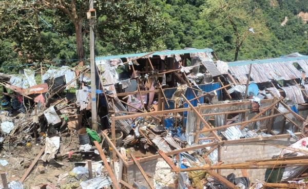 Photo - ဒေသခံ