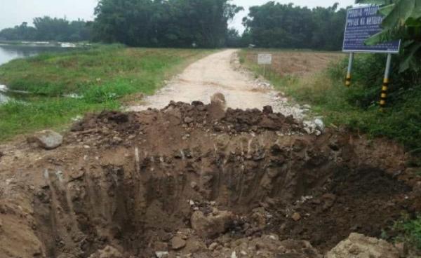 တရုတ်-မြန်မာနယ်စပ် မူစယ်မြို့နယ် ရွှေလီမြစ်တဖက်ကမ်း တရုတ် ဘက်ခြမ်းတွင် နယ်စပ်လမ်းအား မြေတူး (photo/Man Heo youth)