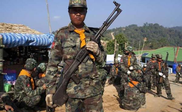 AFP RCSS/SSA တပ်ဖွဲ့ဝင်များကိုတွေ့ရစဉ်။