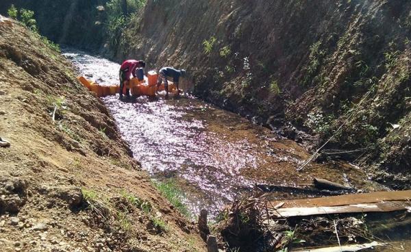 ရွာ ၉ ရွာ မှီခိုအားထားသော အွမ်းလောင်းချောင်း ထိန်းသိမ်းမှုပြုလုပ် (ဓါတ်ပုံ – မူအက်စတာ)