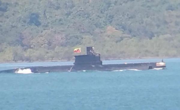 စစ်ရေကောင်စီ ရေတပ် ရေငုပ်သင်္ဘောတစ်စီး