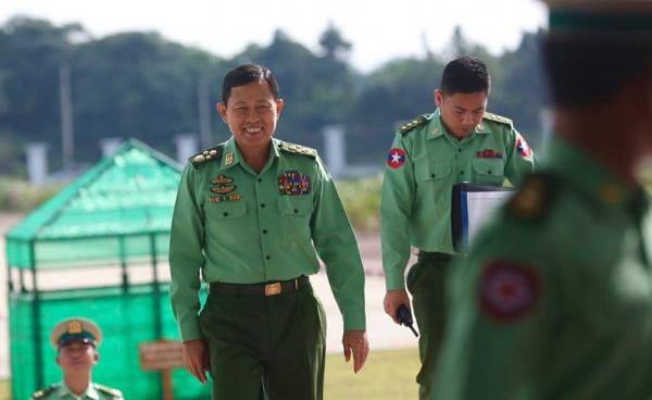 JICM အစည်းအဝေးသို့ တက်ရောက်လာသည့် ဒုတိယတပ်မတော်ကာကွယ်ရေးဦးစီးချုပ်အား နိုဝင်ဘာ ၂ရရက်က တွေ့ရစဉ်(ဓာတ်ပုံ- ဟောင်ဆာ(ရာမည)/မဇ္ဈိမ)