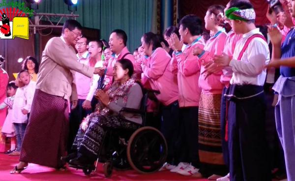 တောင်ကြီးမြို့ မြို့တော်ခန်းမတွင်ကျင်းပသော ရင်ခွင်မဲ့ နှင့် မသန်စွမ်းသူများ ကူညီထောက်ပံ့ရေးတေးဂီတ နှင့် စျေးရောင်းပွဲတော်