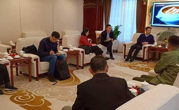 Photo by – SSPP Info/ ဇန်နဝါရီလ ၉ ရက်နေ့က မစ္စတာ ဆွန်းကော်ရှန်နှင့်အဖွဲ့သည် သျှမ်းပြည်တိုးတက်ရေးပါတီ သျှမ်းပြည်တပ်မတော် SSPP/SSA နှင့် တရုတ် နယ်စပ်တနေရာတွင်တွေ့ဆုံခဲ့ကြစဉ်