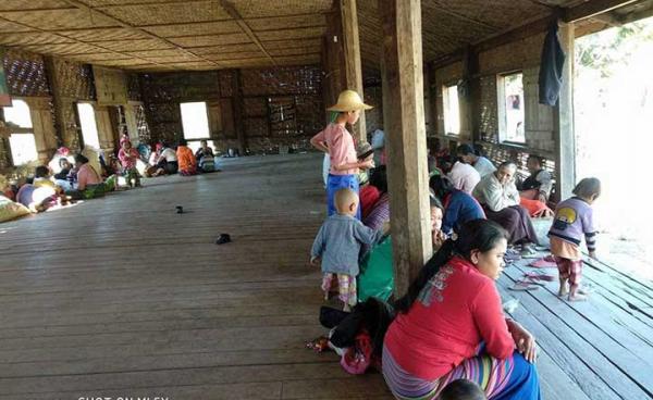 နားမခေါ်ရွာသို့ရောက်ရှိနေသော စစ်ဘေးရှောင်တချို့အားတွေ့ရစဉ်