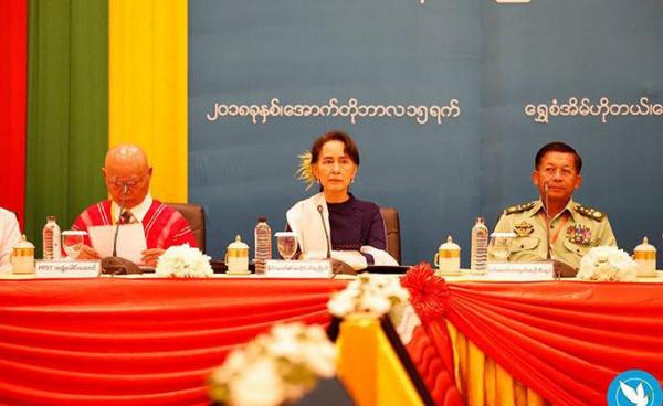 NRPC(fb)၂၀၁၈ ခုနှစ်၊အောက်တိုဘာ ၁၅-၁၆ ရက်က ၁၀+၁၀ ထိပ်သီး အစည်းအဝေးတွင် တွေ့ရသော အတိုင်ပင်ခံပုဂ္ဂိုလ်၊ တပ်ချုပ်၊ KNU ဥက္ကဋ္ဌ ဗိုလ်ချုပ်ကြီး စောမူတူးစေးဖိုး