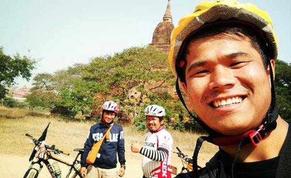 Photo Oon Khur Lao: ပုဂံရောက် စက်ဘီးစီး ခရီးသွားသျှမ်းညီအကိုများ