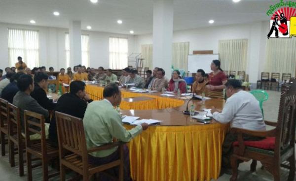 Photo by SHAN/ အစိုးရအဖွဲ့နှင့် သျှမ်းတောင် ၄ မြို့မှ တောင်သူများ ပထမဆုံးအကြိမ် မြေယာကိစ္စဆိုင်ရာ ဆွေးနွေးပွဲကျင်းပ