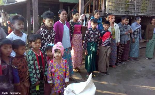 စေတီတောင်ရွာသို့ ရောက်ရှိနေသည့် ကံပြင်ကျေးရွာမှ စစ်ဘေးရှောင်များ