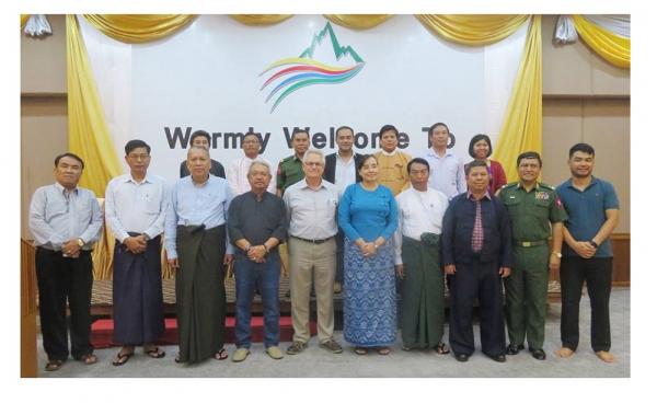 UPDJC အတွင်းရေးမှူးများ အလွတ်သဘောစားပွဲဝိုင်းဆွေးနွေးပွဲအမှတ်တရ(ဓါတ်ပုံ -Hla Mg Shwe)