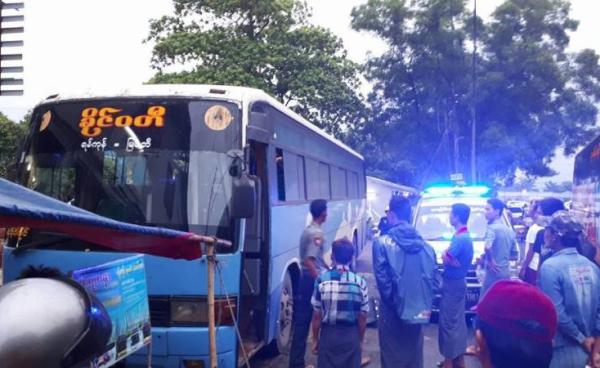 ရန်ကုန်-မြဝတီပြေးဆွဲနေသည့်ယာဉ် (ပုံဟောင်း)