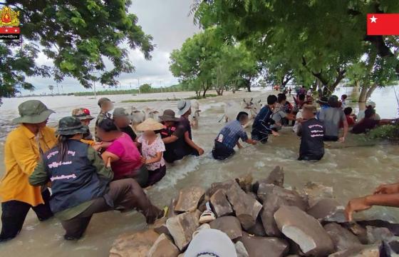ဓါတ်ပုံ - (CJ) (စစ်ကိုင်းတိုင်းအတွင်း ရေကြီးရေလျှံမှုအခြေအနေများနှင့် တော်လှန်ရေးအင်အားစုများ၊ အရပ်ဘက်လူမှုအဖွဲ့အစည်းများ၏ အကူအညီပေးမှု မှတ်တမ်းပုံ။
