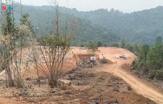 (ရှမ်းပြည်မြောက်ပိုင်း မန်တုံမြို့နယ်တွင် မြေရှားသတ္တုတူးဖော်ရန် ပြင်ဆင်နေစဉ်/ Crd)
