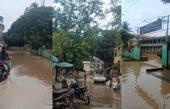 ဓာတ်ပုံ - Crd (မြဝတီမြို့ခံတစ်ဦး၏ လူမှုကွန်ရက်) ဩဂုတ်လ ၂၄ ရက်နေ့ မြဝတီမြို့ပေါ် ရေလွှမ်းမိုးနေသည့် အခြေအနေ။