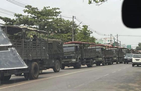 ဓာတ်ပုံ - (ပုံဟောင်း / Crd)
