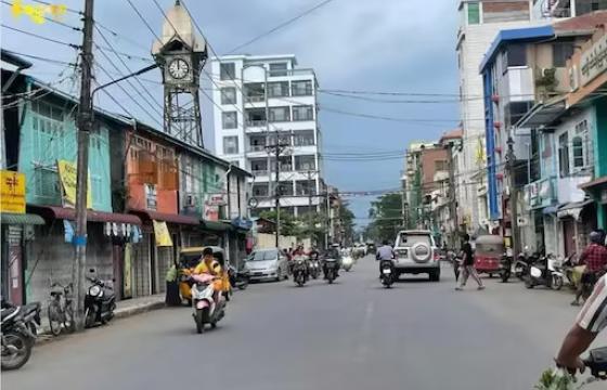 ဓာတ်ပုံ - (ပုံဟောင်း / Crd)