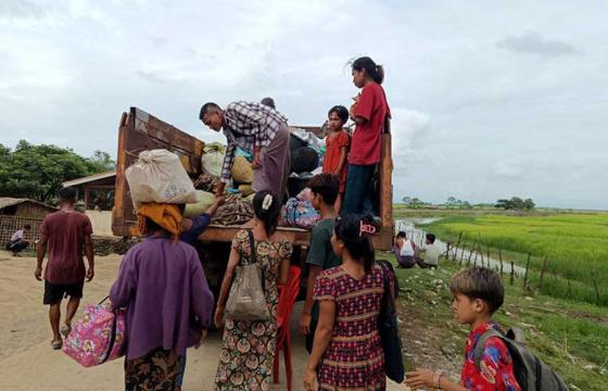 စစ်ဘေးတိမ်းရှောင်နေရသည့် ပုဏ္ဏားကျွန်းဒေသခံအချို့ - ပုံဟောင်း / APM