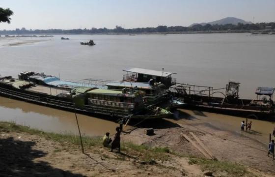 ဓါတ်ပုံ – (SNA) က ပိတ်ထားသည့် ဖားကန့်–ဟုမ္မလင်း ရေကြောင်းလမ်း အခြေအနေ။