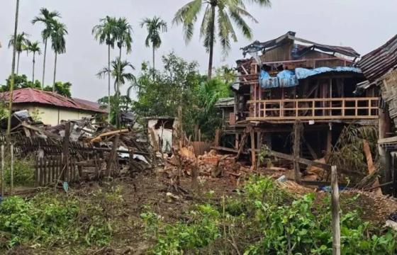 ဓာတ်ပုံ - (ရွှေကူမြို့နယ်အတွင်း စစ်အုပ်စုတပ်မှ ဗုံးကြဲတိုက်ခိုက်ခံရသည့် မြင်ကွင်း။ / Crd)