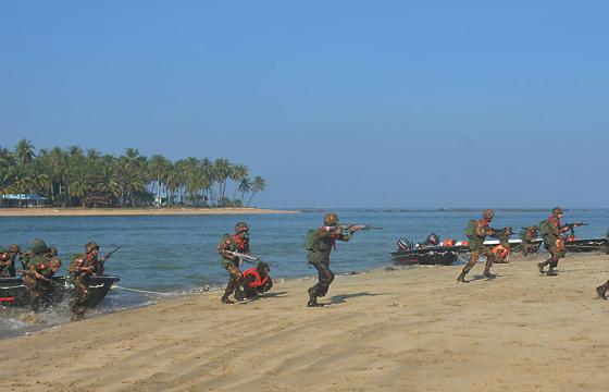 CINCDS / Military junta forces pictured during a training exercise.