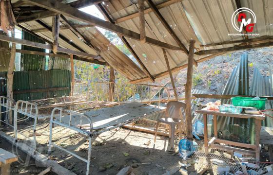 ၂၀၂၆ ခုနှစ်၊ ဇန်နဝါရီ ၂၀ ရက်က ကျောက်တော်မြို့နယ် ချောင်းတူ အကျဉ်းစခန်းကို စစ်ကောင်စီ ဗုံးကြဲပြီးနောက်ပိုင်း မြင်တွေ့ရသည့် သုံ့ပန်းမိသားစုဝင်များ။