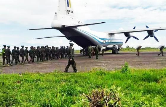 ပူတာအိုမြို့လေယာဉ်ကွင်းမှာ စစ်တပ် စစ်အင်အားအလုံးအရင်းမြင်တွေ့ရတဲ့မြင်ကွင်းဖြစ်ပါတယ်။ (ပုံဟောင်းအသုံးပြုထားပါတယ်)