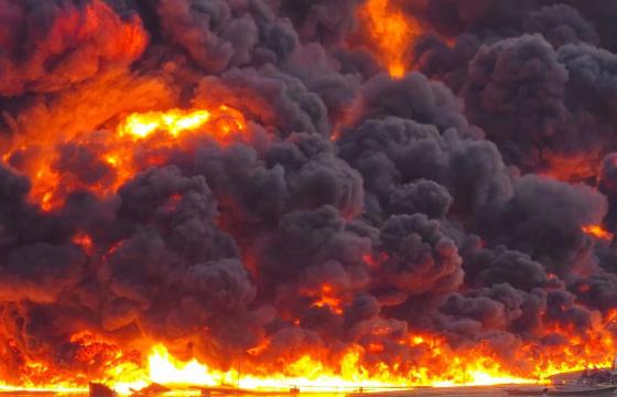 ဟုမ္မလင်း စက်သုံးဆီတင်ရေယာဉ်မီးလောင်ကျွမ်းမှု/Credit