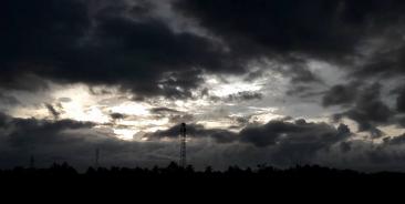 နံနက်ခင်း ရောင်နီမသမ်းမီ(photo/Facebook)