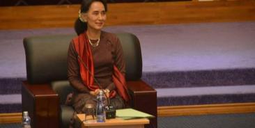 ဓါတ်ပုံ- နိုင်ငံတော် အတိုင် ပင်ခံပုဂ္ဂိုလ် ဒေါ်အောင်ဆန်းစုကြည်